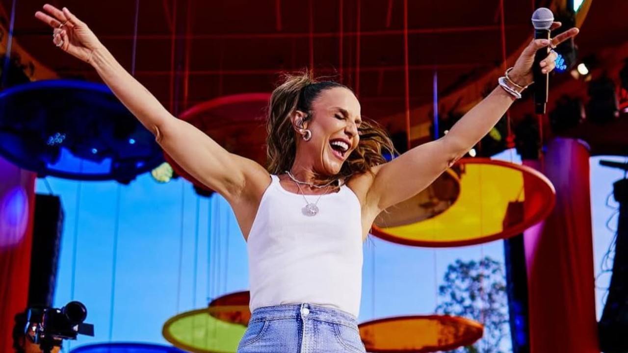 Ivete Sangalo estreia turnê “Ivete Clareou” com show em São Paulo