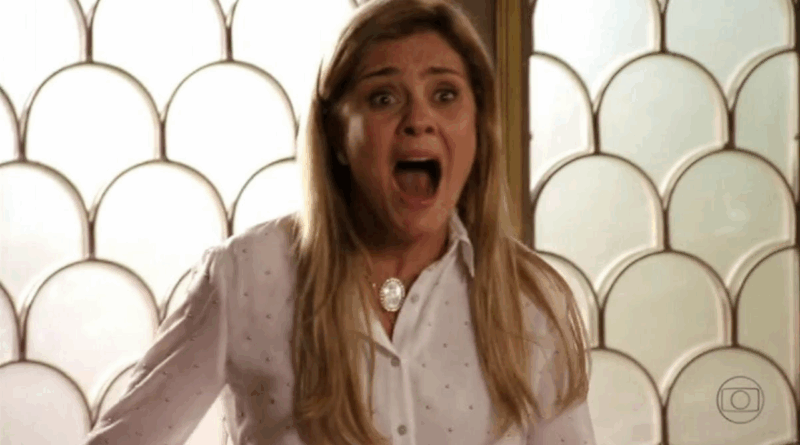 Adriana Esteves como Carminha em Avenida Brasil | Reprodução/Gshow