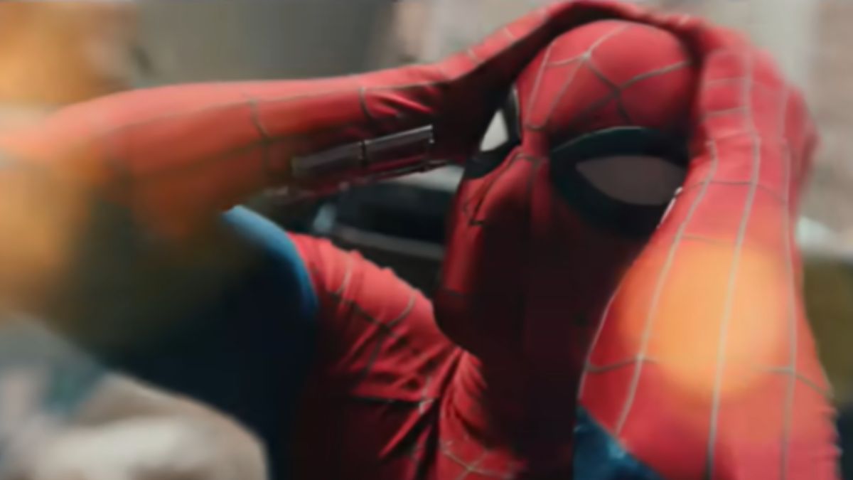 foto do Homem Aranha com as mãos na cabeça simulando preocupação ou espanto