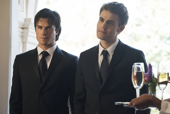 Ian Somehalder e Paul Wesley como os irmãos Salvatore em The Vampire Diaries