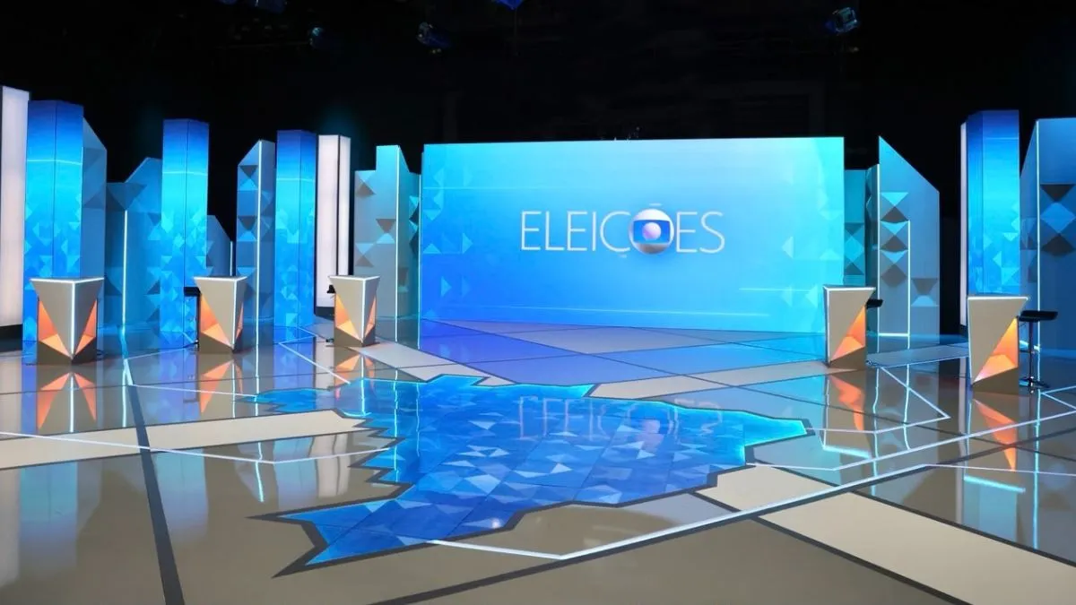 Imagem do palco/cenário da TV Globo para o debate das eleições presidenciais de 2026/ divulgação/Globo/Manoela Mello